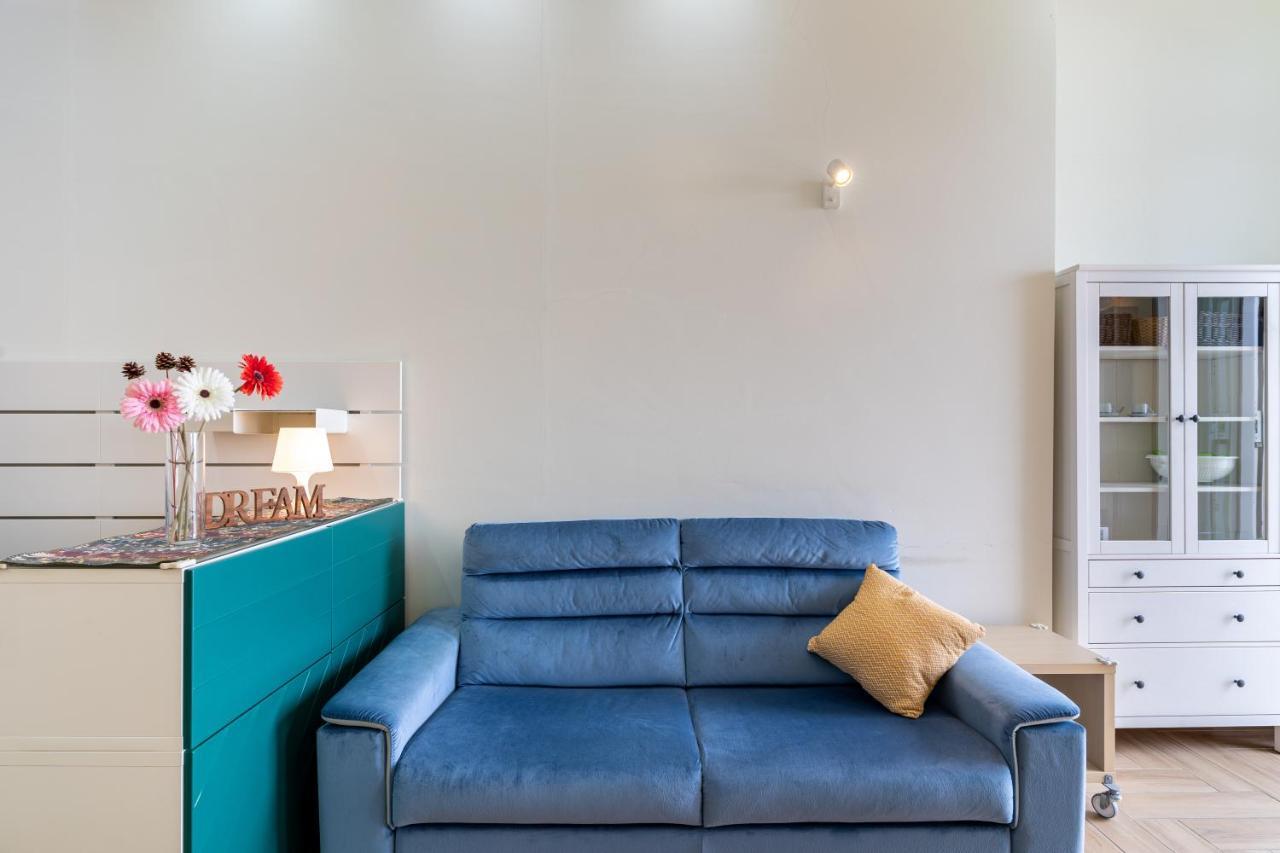 Giardini Naxos Lovely Flat In Front Of The Beach Bagian luar foto